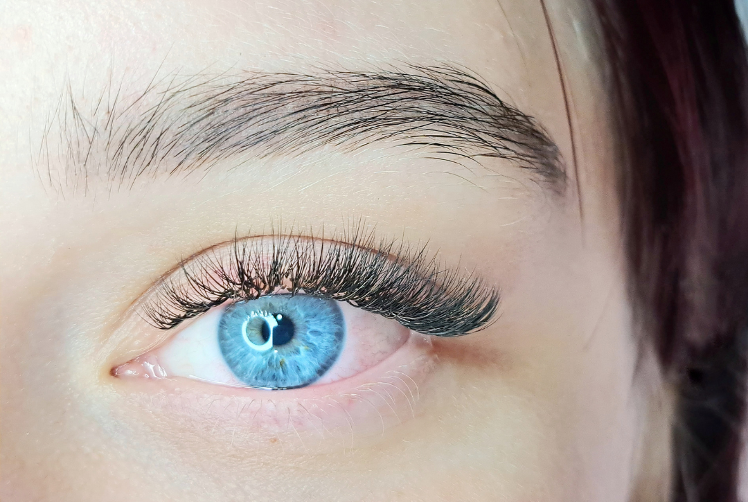 Eyelash Extensions: Hybrid, Volume  & Mega Volume